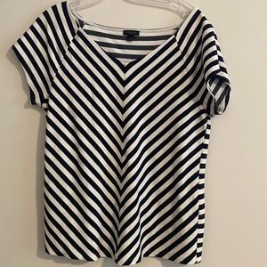 Ann Taylor poly blend top L